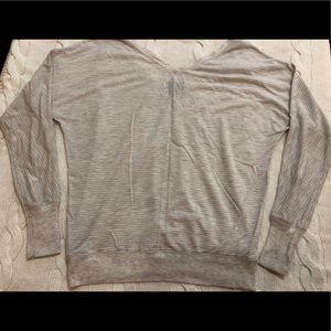 American Eagle v-neck & front long sleeve T